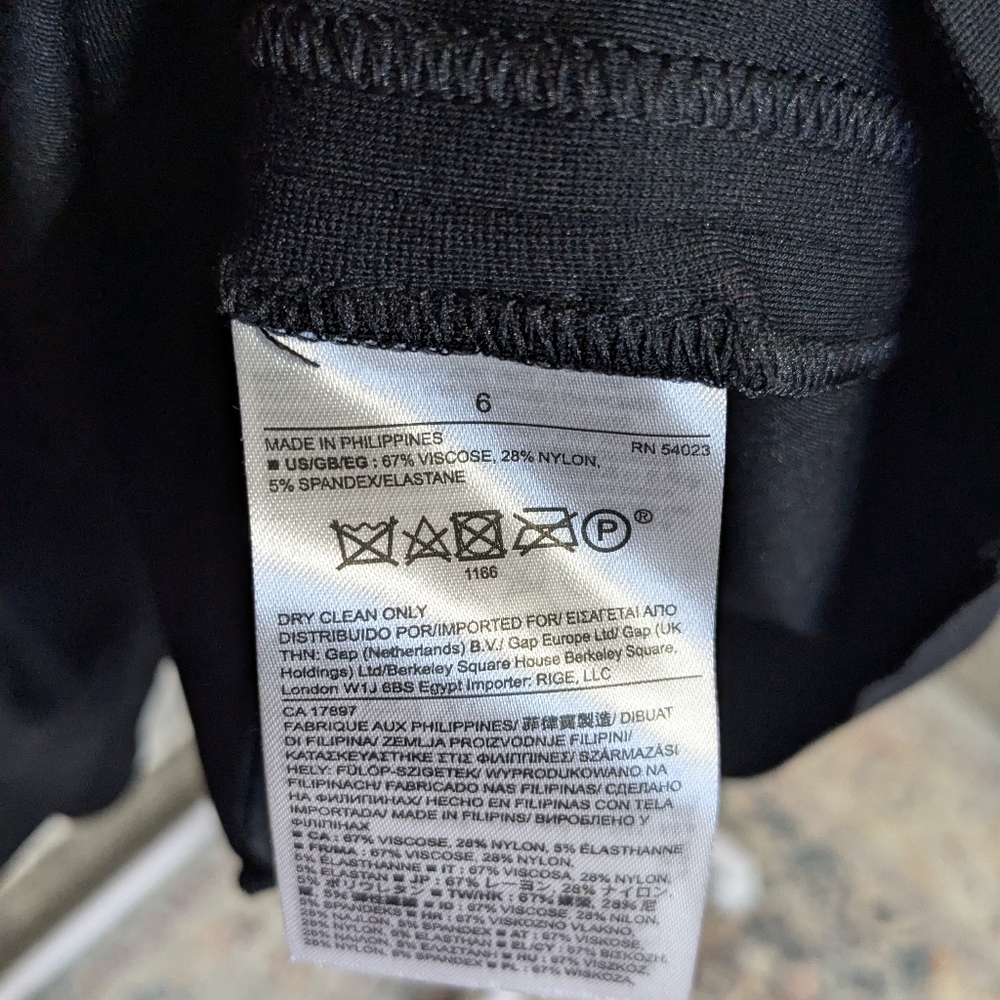 Banana Republic Drop-Waist Ponte Dress - Picture 6 of 6